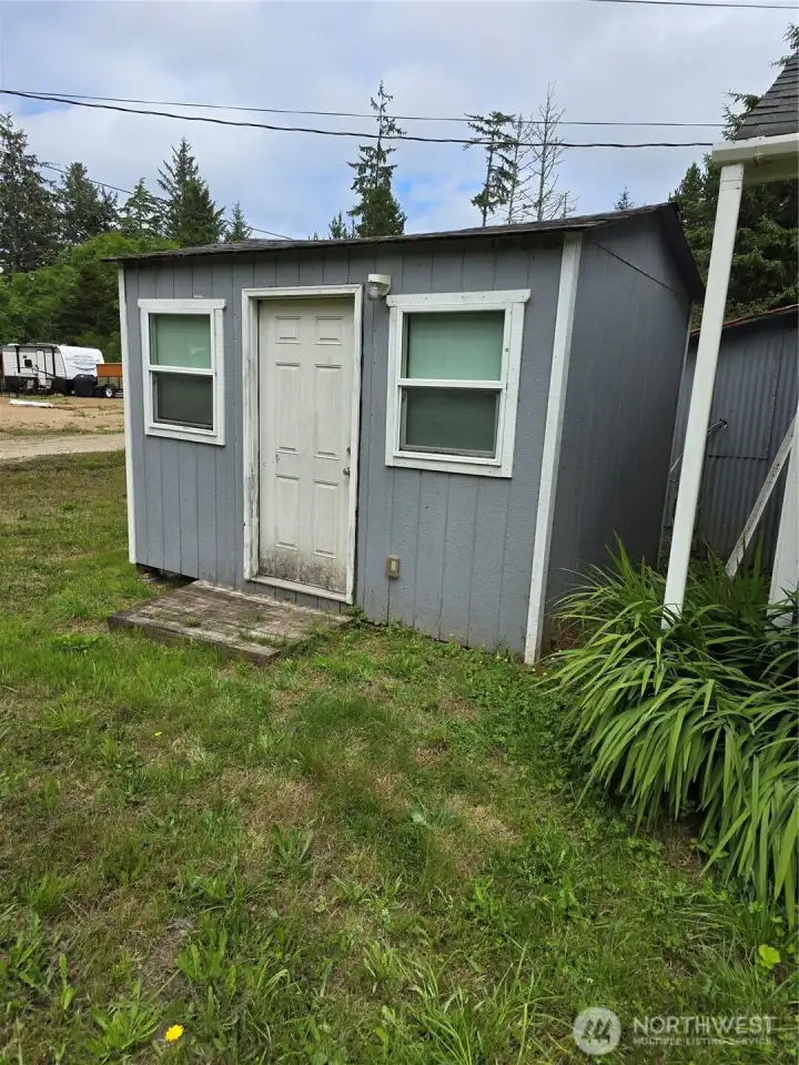 bunk house with power