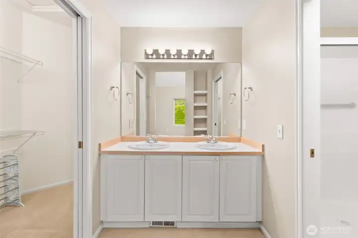 Primary bath vanity with dual sinks