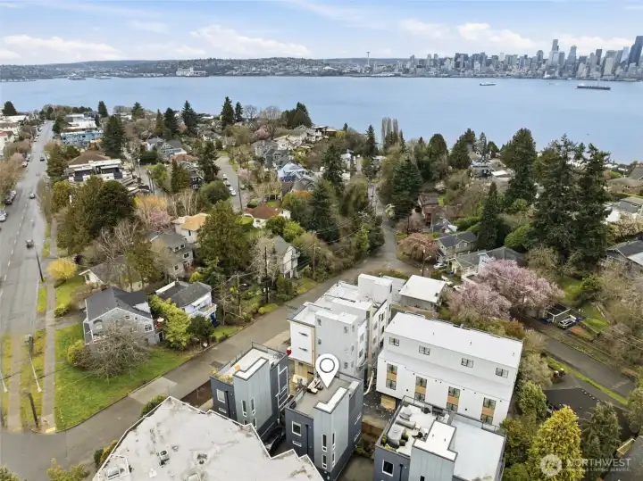 Looking north toward Elliott Bay. Looking north toward Elliott Bay.