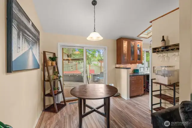 Dining room.