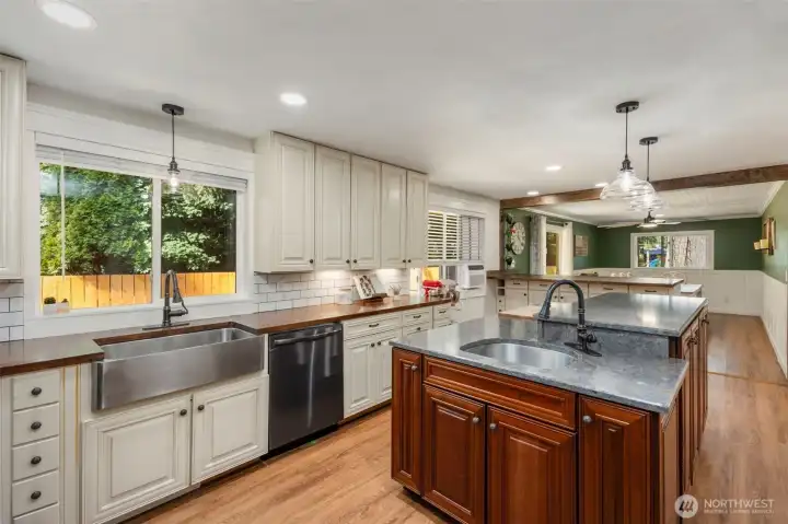 Gorgeous updated kitchen