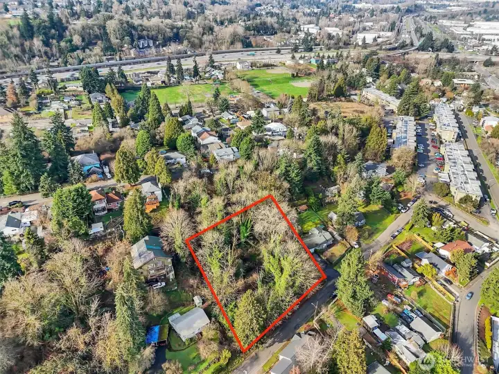 Low Density Zoning allows up to 5 structures