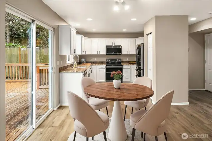 Eating nook virtually staged