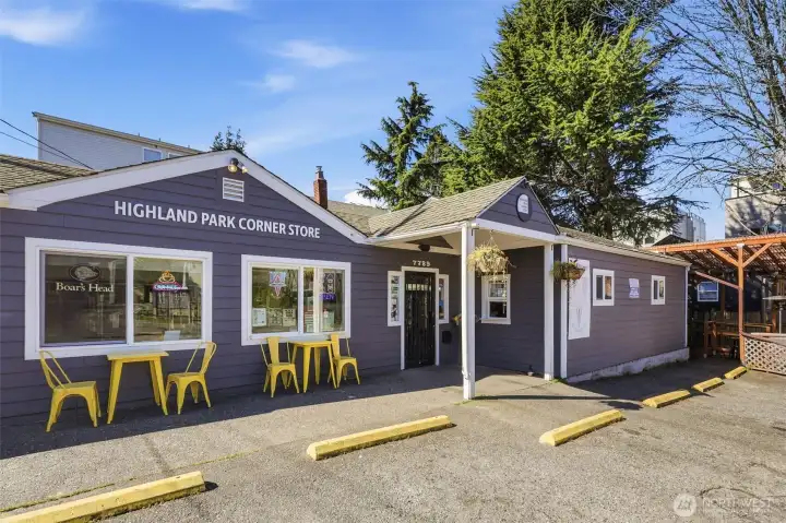 A few blocks north is the Highland Park Store