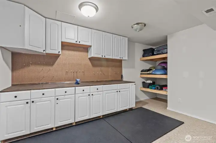 Flexible space for hobbies or an office.