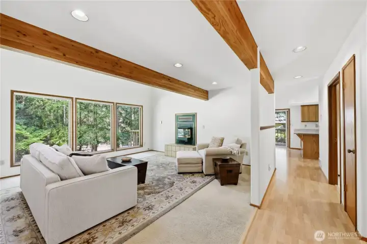 Hallway leading to kitchen/dining areas