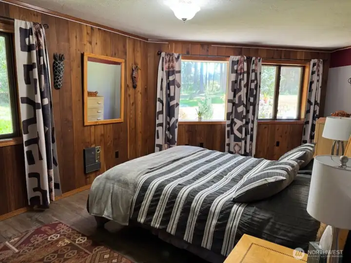 Downstairs bedroom, spacious and light