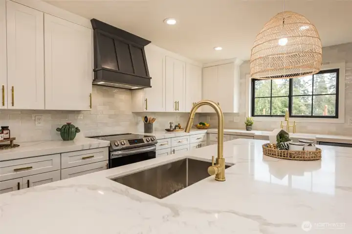 KITCHEN ISLAND