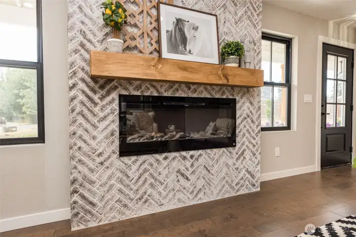 ELECTRIC FIREPLACE