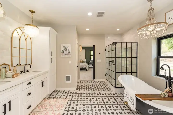 PRIMARY ENSUITE BATHROOM