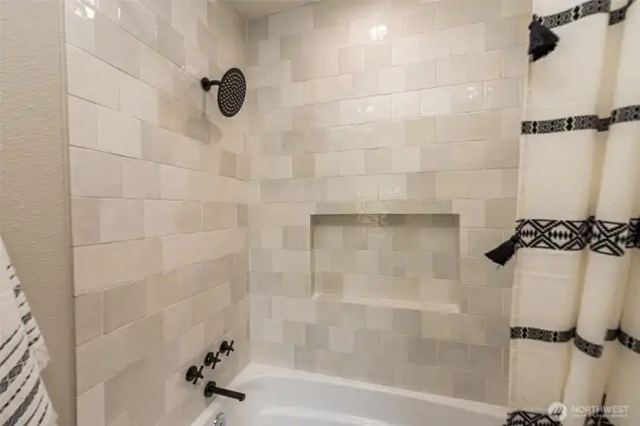 GUEST BATHROOM SHOWER