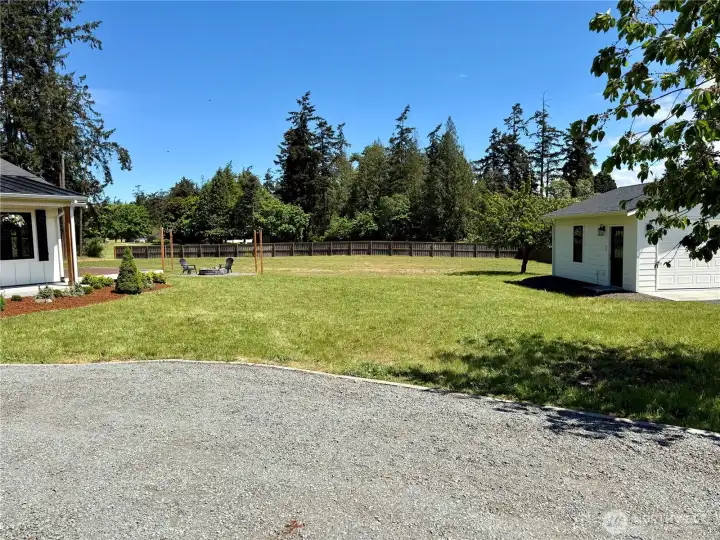 SIDE YARD