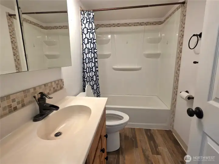 Full bath off hallway