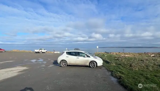 Parking lot at North beach, 1/3 mile from the lots, an Easy, safe walk through a quiet neighborhood