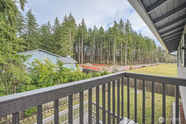 Outdoor Patio - upstairs.