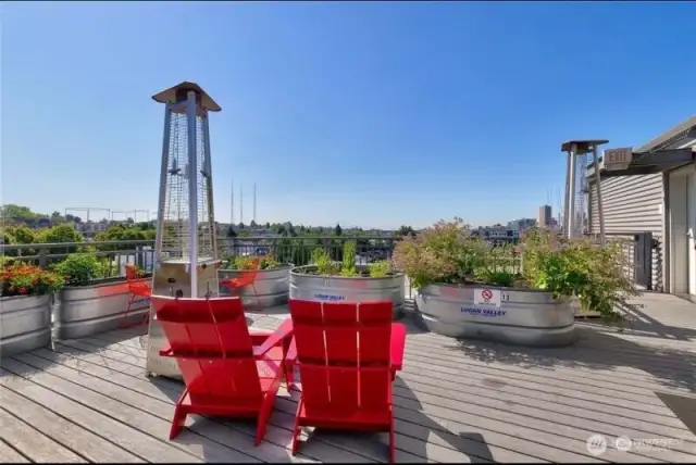 Rooftop Deck 3