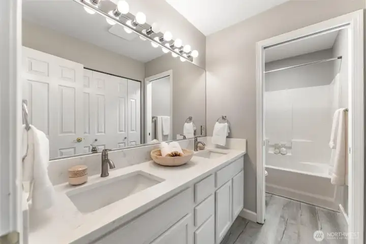 Guest bathroom with tub