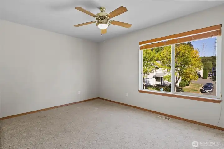 2nd bedroom