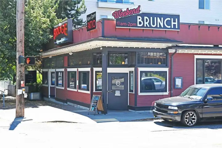 One of many old-timers on California.