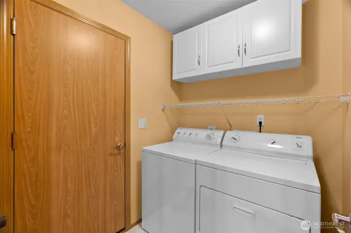 Sperate laundry area with W&D.
