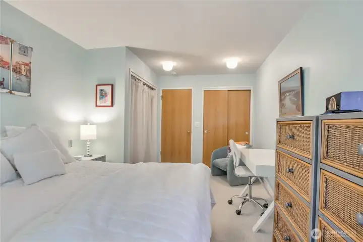 2nd bedroom has 2 closets.