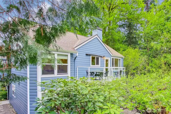 Upper coer unit surrounded by nature.