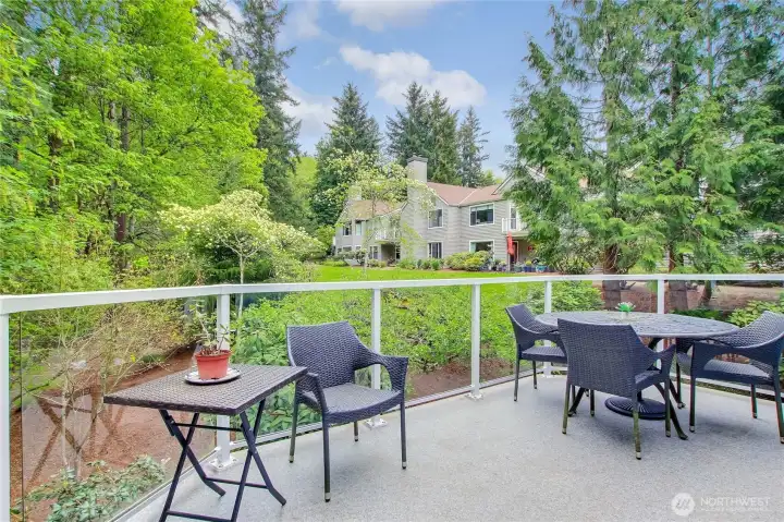 End unit provides privacy and views.