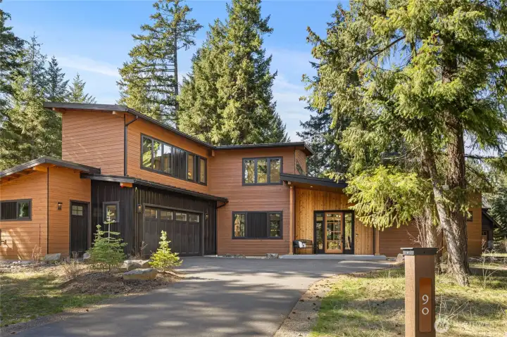 Welcome to nearly new 90 Ocean Spray Court, where modern comfort and rustic touches come together in a mountain setting.