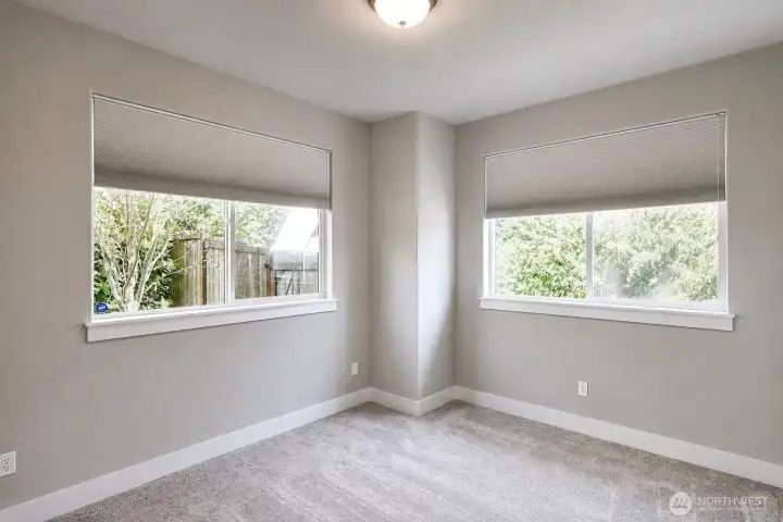 Additional room on the main floor. Additional room on the main floor.