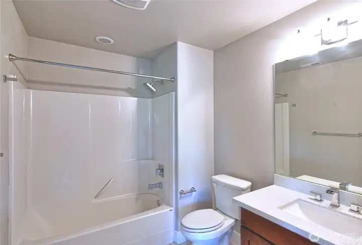 Full bathroom attached to the 2nd primary. Full bathroom attached to the 2nd primary.