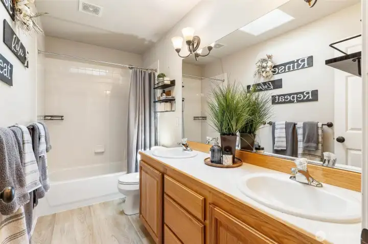 Hallway Full Bathroom Hallway Full Bathroom