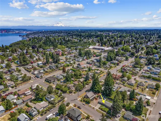 Close to many of the most beautiful attractions in Tacoma this home has the most important thing when buying real estate: Location, Location, Location!