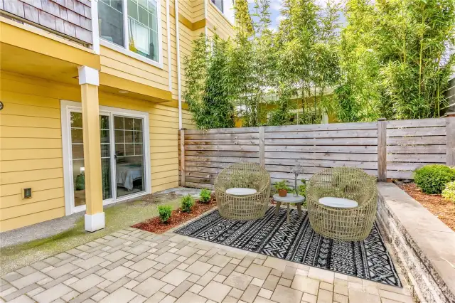 Private Courtyard (virtual staging)