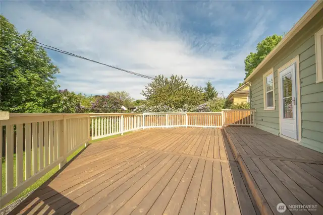 Lots of space for outdoor entertaining