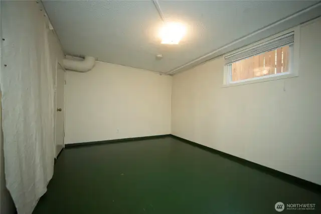 Lower level bedroom 2