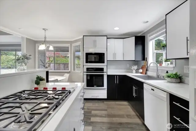 Center island cooking station