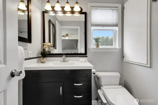 Primary bath suite