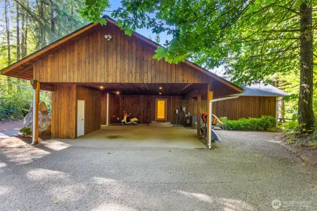 Plenty of space for kayak and bike storage here