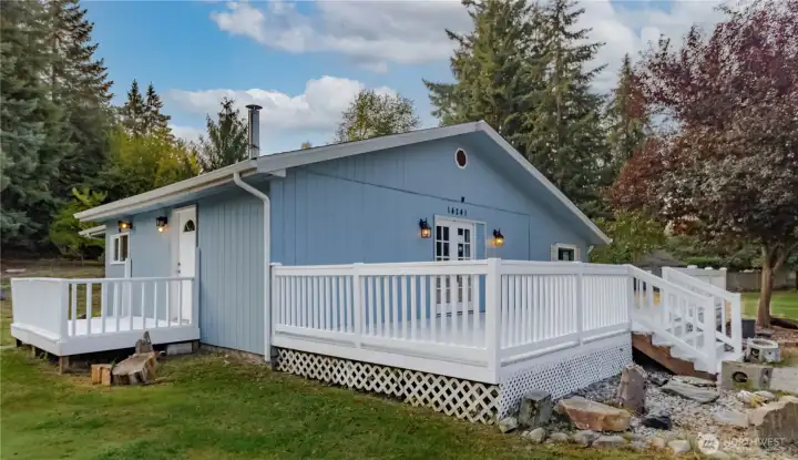 Side deck enters laundry area.