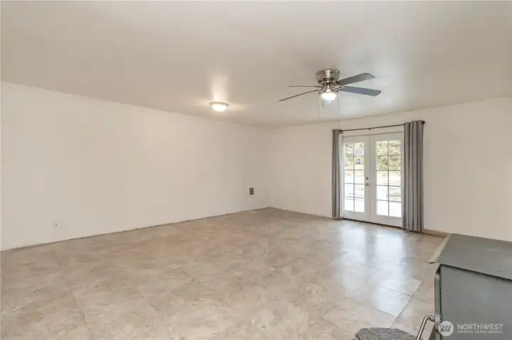 Livingroom - needs new flooring.