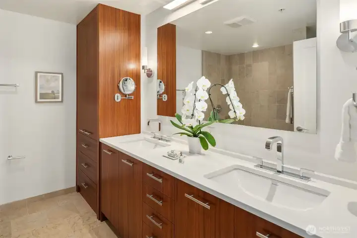 Primary Suite Spa-Inspired Bath