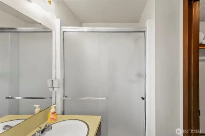Good to have obscured shower doors for easy maintenance.