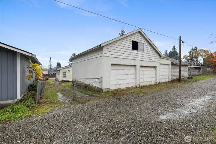 Side of garage offers extra parking
