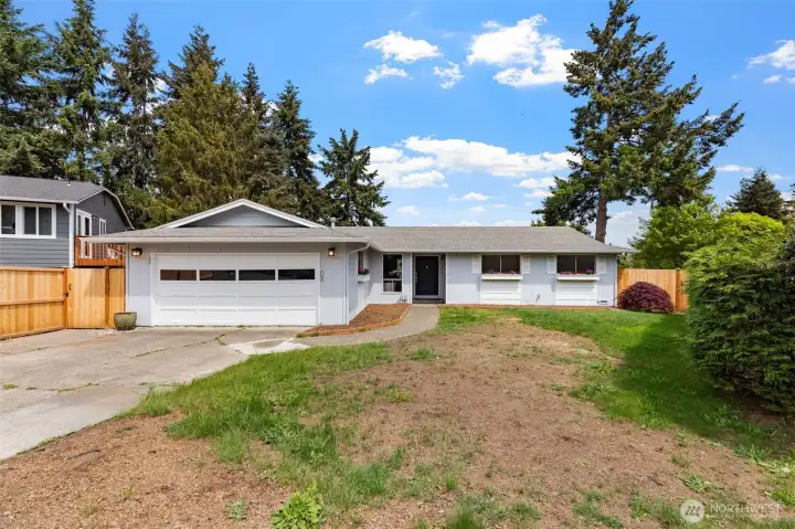 Great location! Rambler with large yard. Great location! Rambler with large yard.