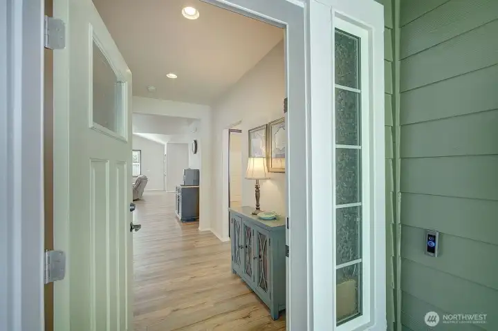 Come on in through the lovely foyer. Come on in through the lovely foyer.