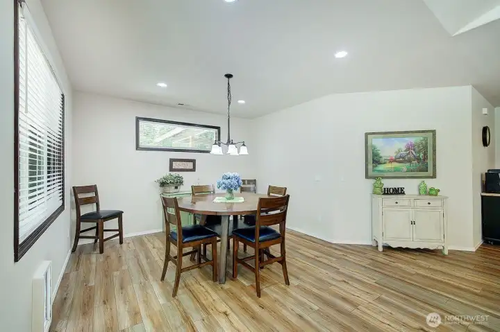 HUGE dining room ready for that table for 12+! HUGE dining room ready for that table for 12+!