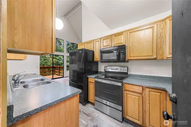 Kitchen with lots of counter space - All appliances are included in sale