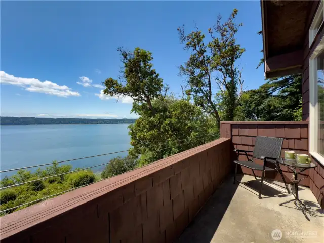 Private deck off master bedroom.