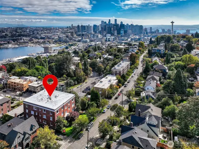 Convenient location with easy access to downtown and Seattle Center.