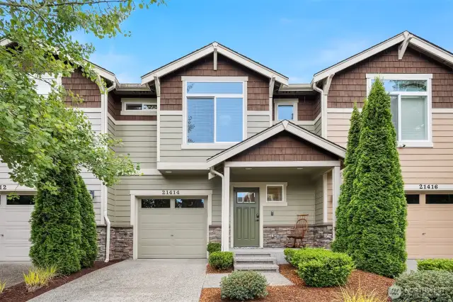 Welcome home to this turn key townhouse
